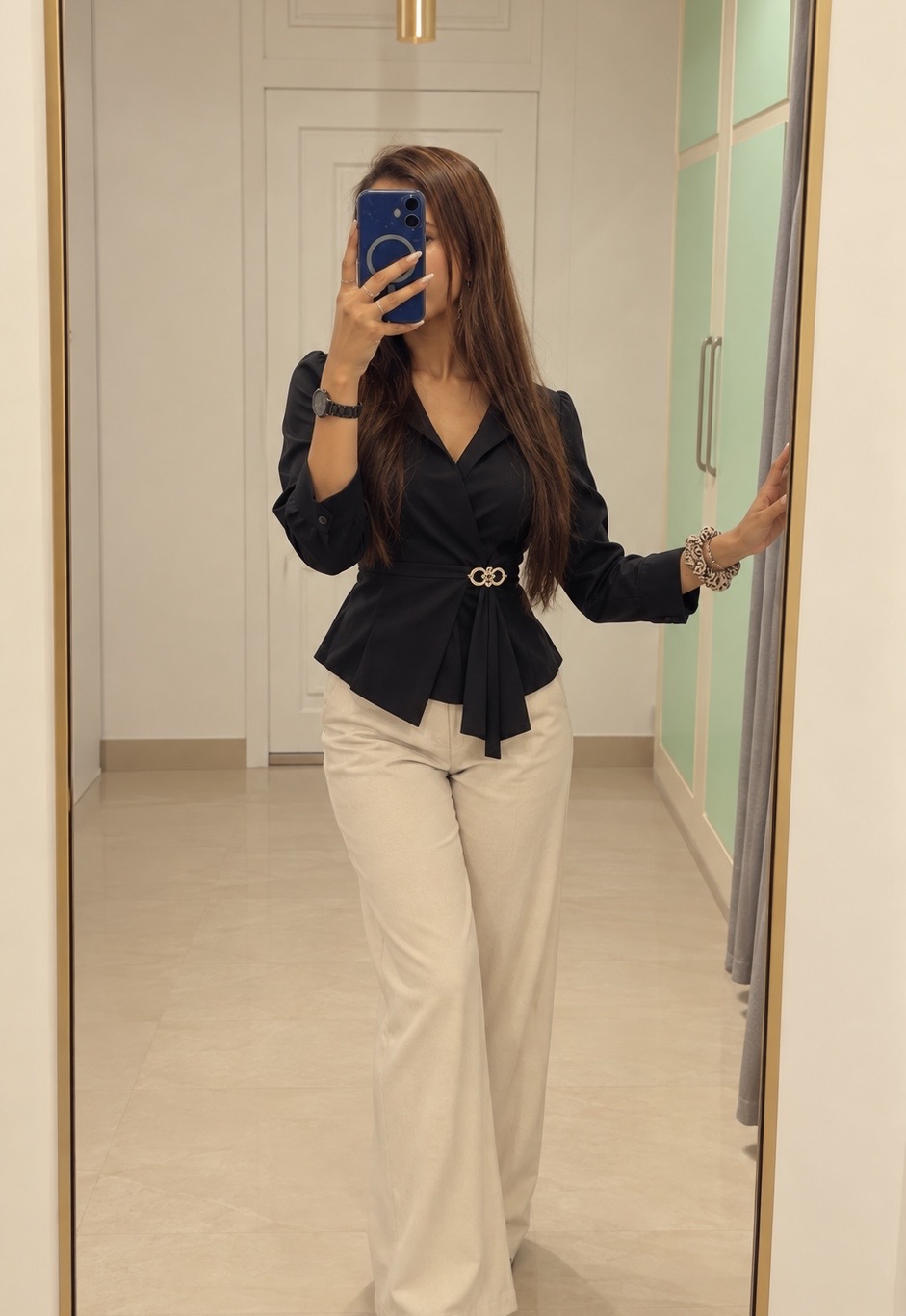 Noirea Waist Cinch Shirt - Image 1